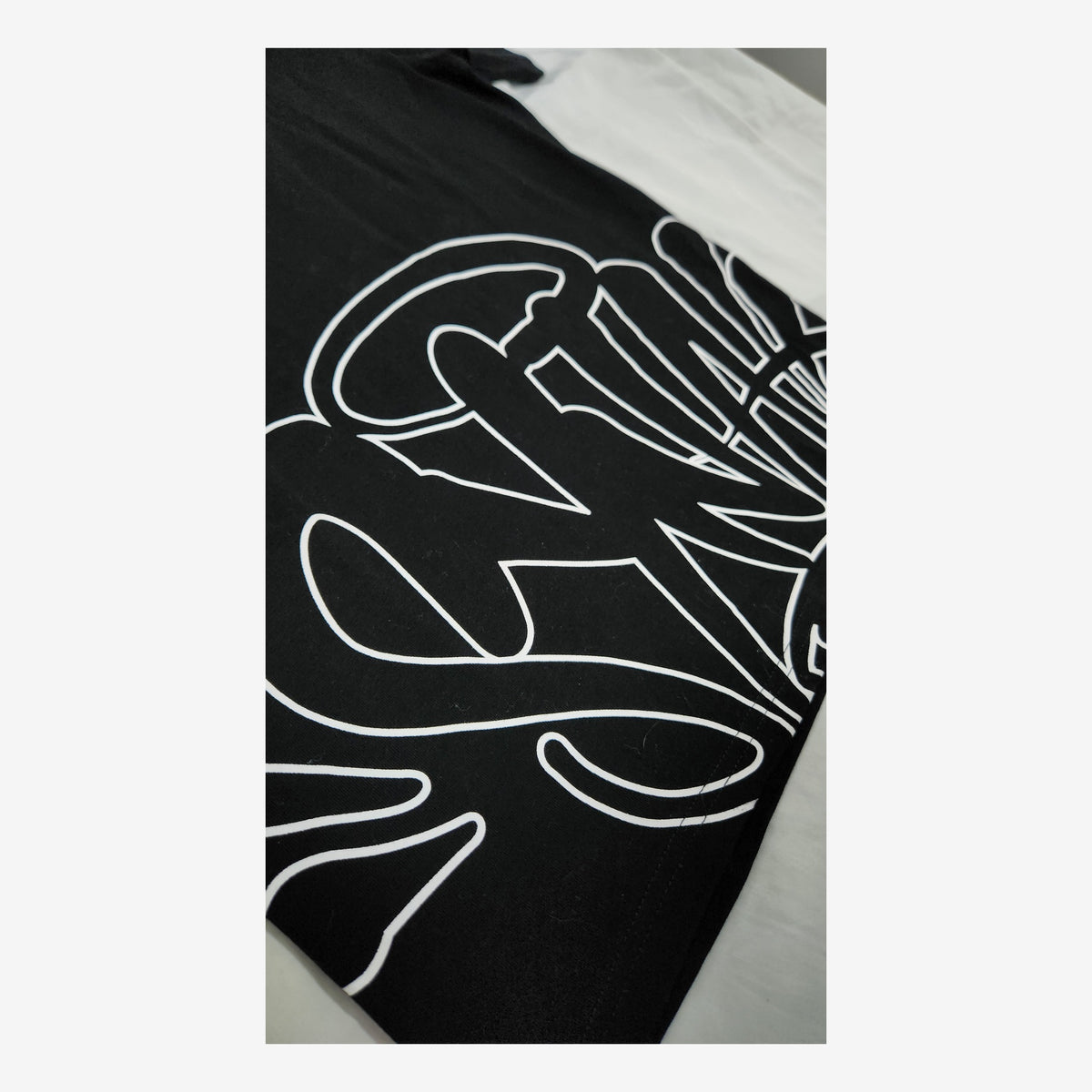SNWRLD BLACK WHITE LOGO TEE