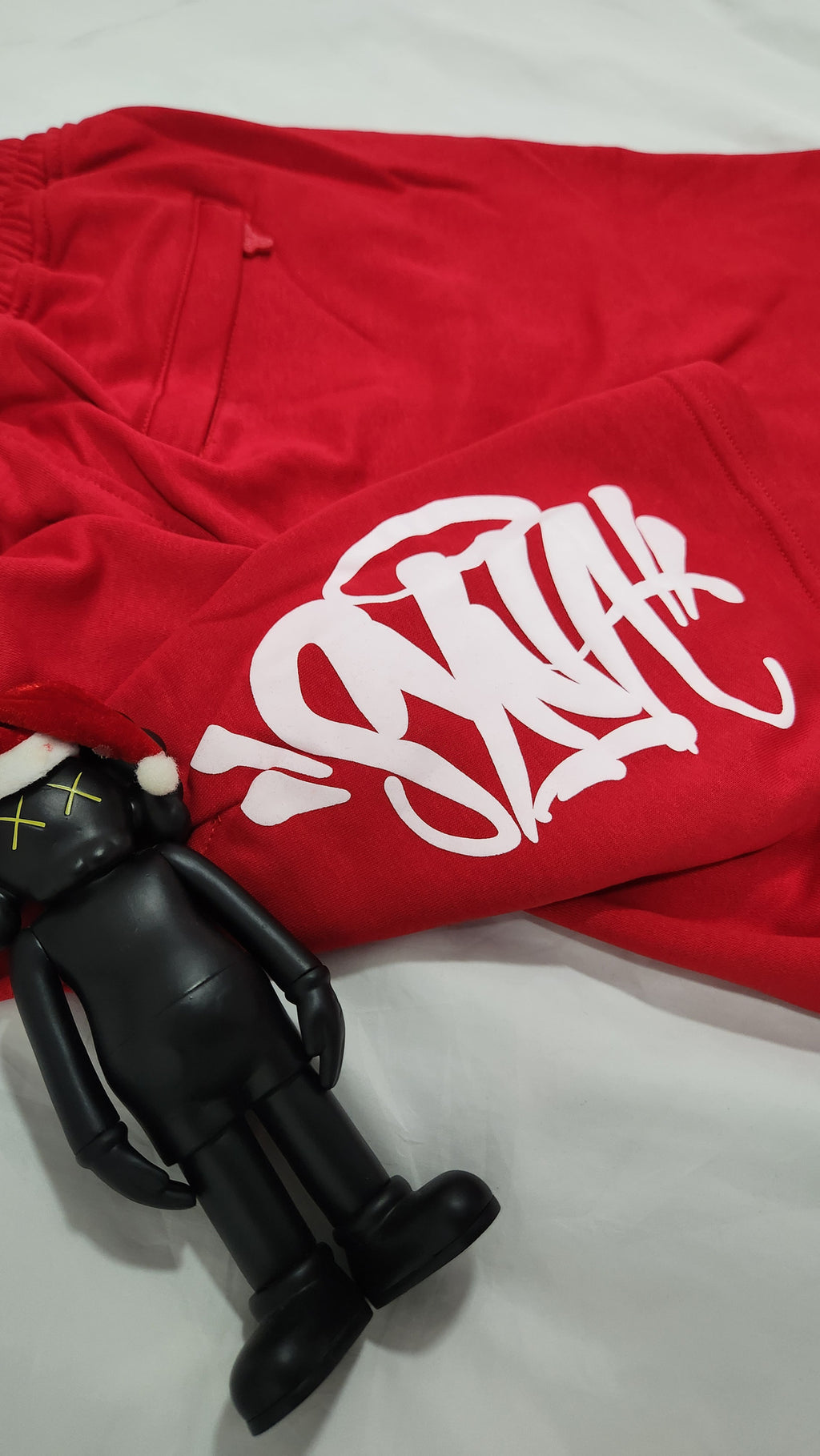 SYNAWORLD RED LOGO SHORTS