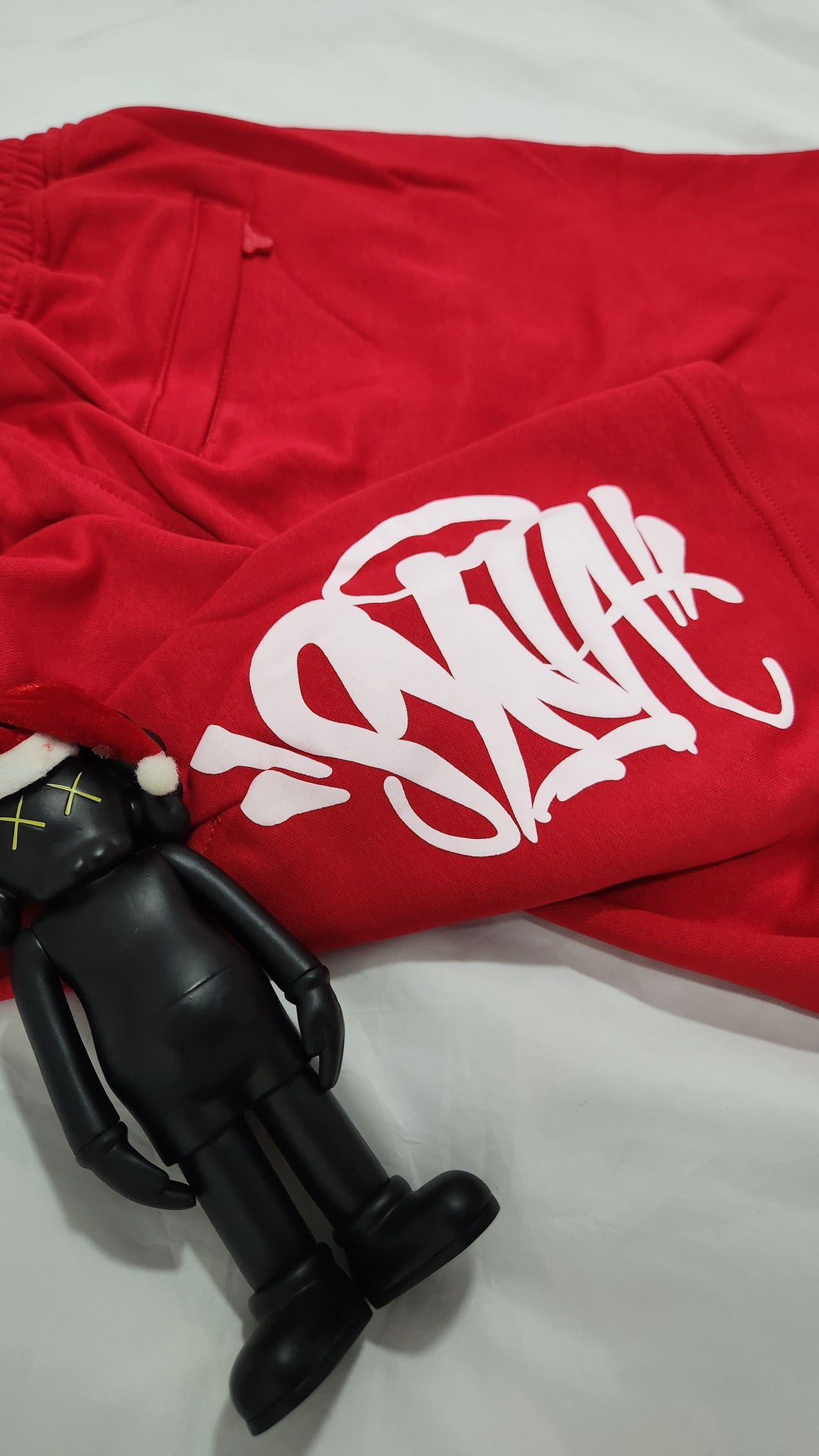 SYNAWORLD RED LOGO SHORTS
