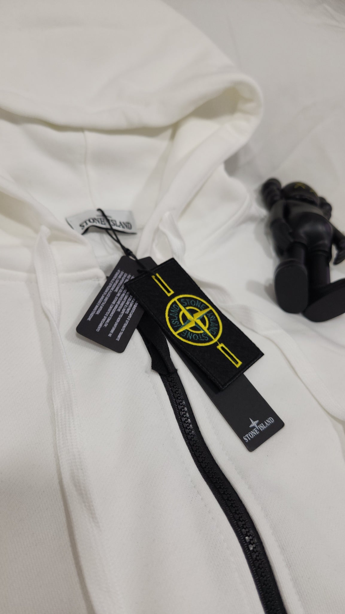 STONE ISLND WHITE ZIP HOODIE