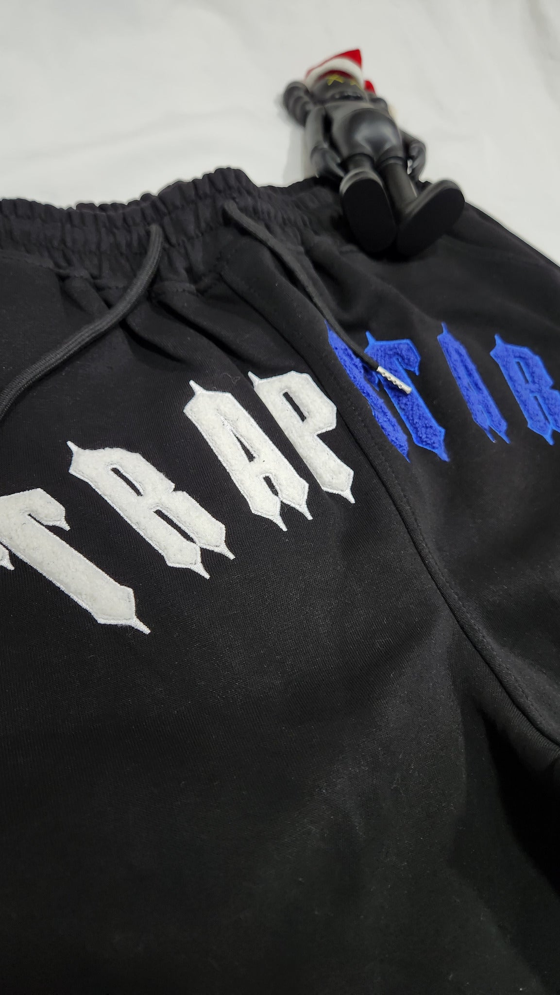 TRAPSTAR BICOLOR LOGO SHORTS